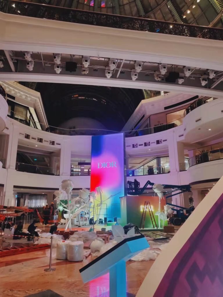 Retail Indoor Screen 